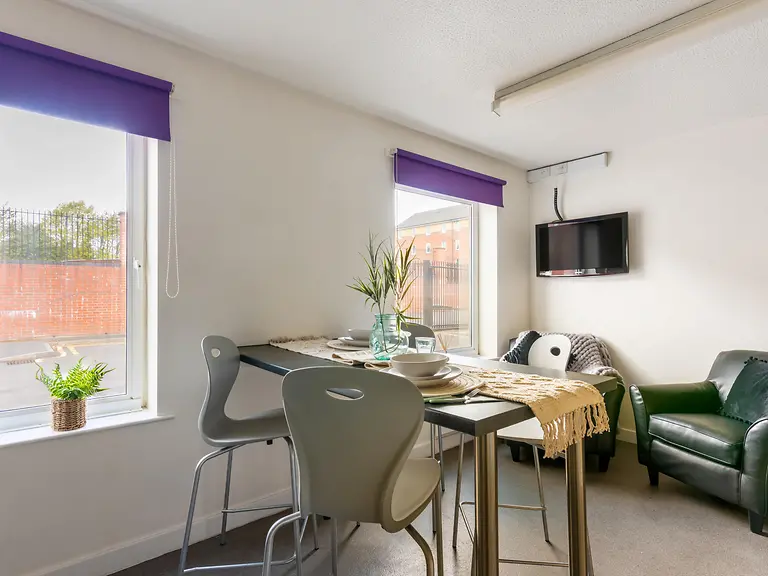 Standard Room - 4 Bed Shared House Unit 4
