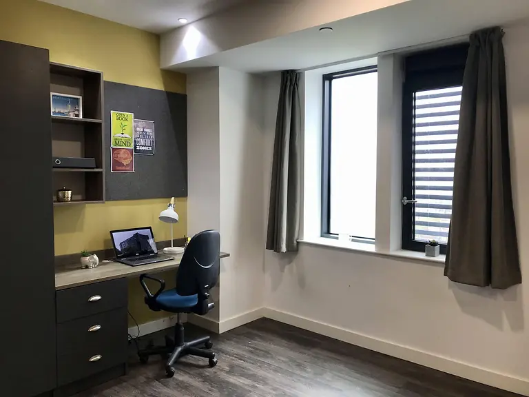 Deluxe Studio Unit 5