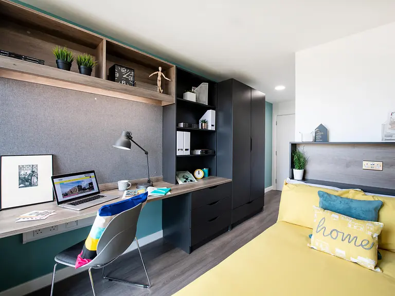 Standard Ensuite Unit 5