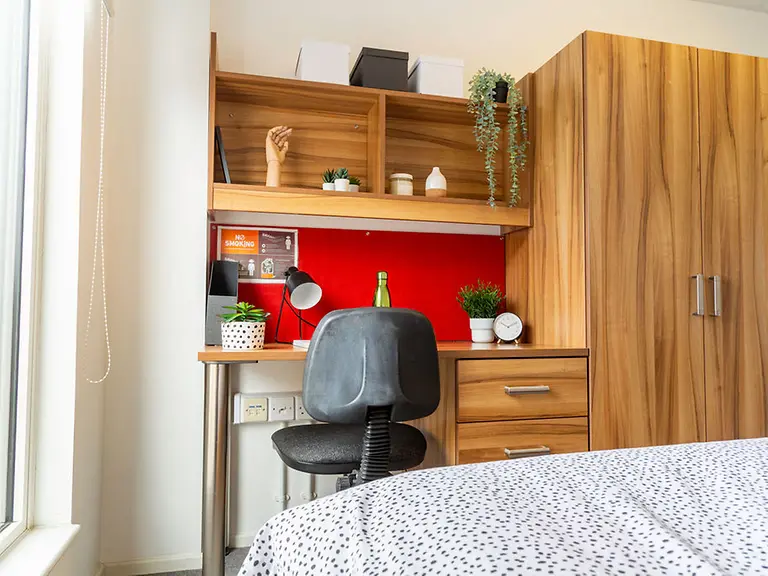 7 Bed Standard Ensuite Unit 7