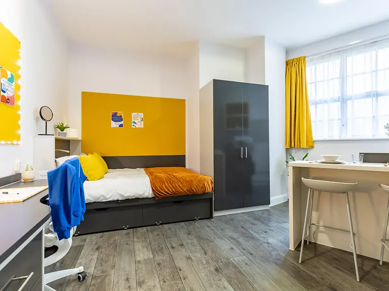 Premium Studio Unit 5