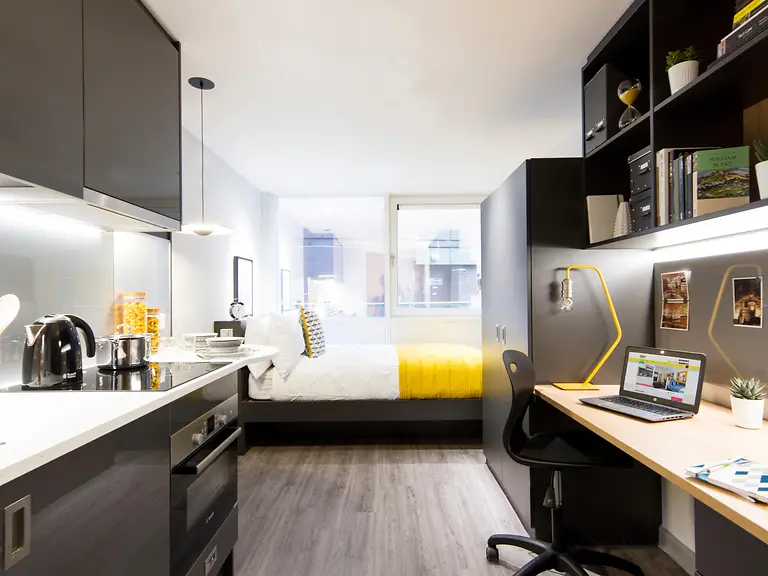 Premium Studio Unit 5