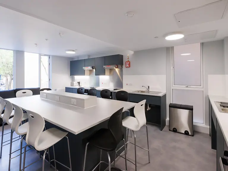 12 Bed Ensuite Unit 12