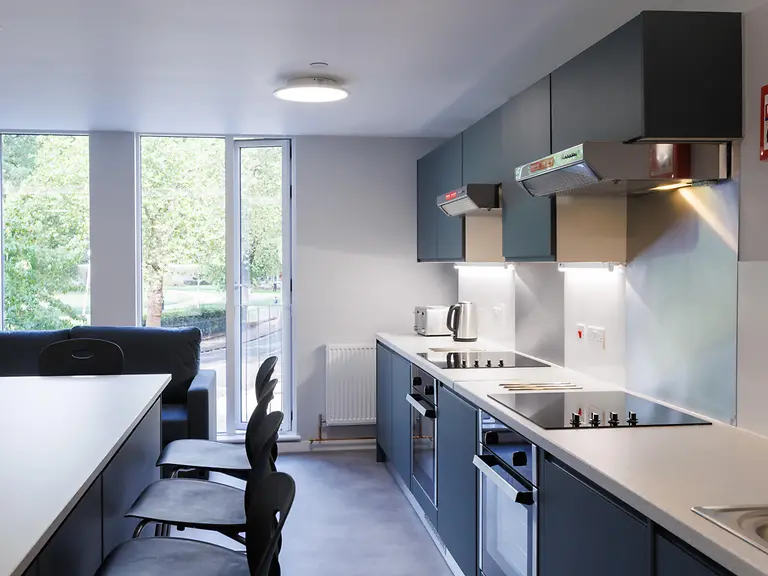 7 Bed Ensuite Unit 7