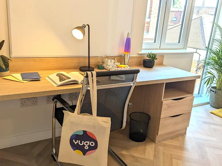 Deluxe Ensuite Unit 5