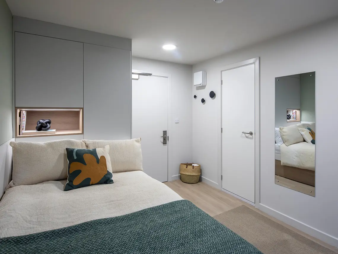 Standard Ensuite Unit 5