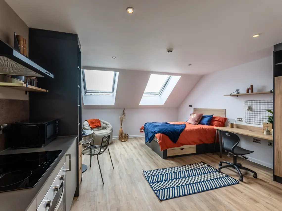 Deluxe Studio Unit 5