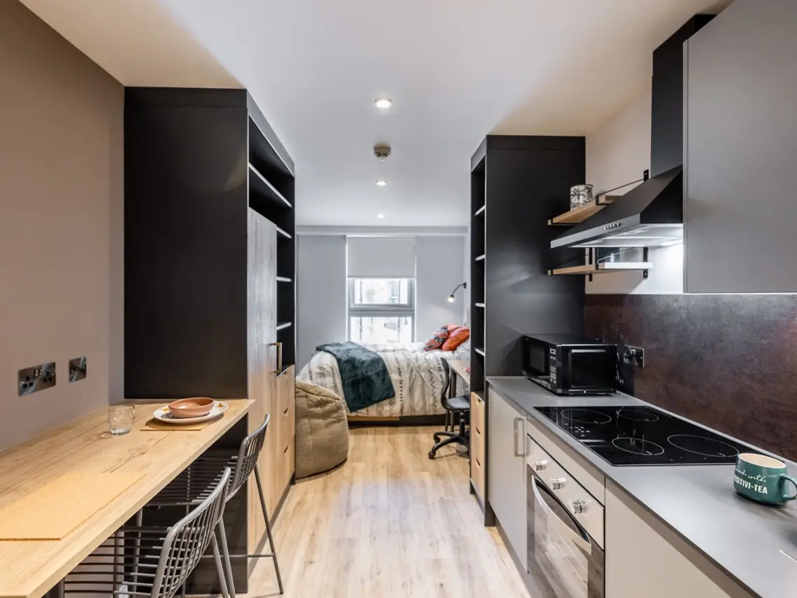 Premium Studio Unit 5