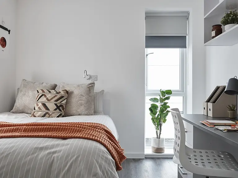 Premium Studio Unit 5