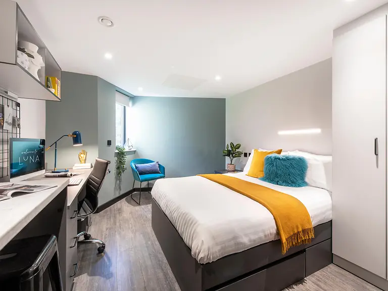 Premium Studio Unit 5