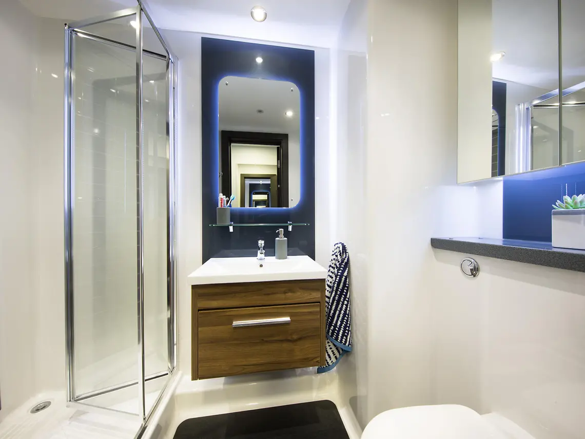 Premium Studio Unit 5