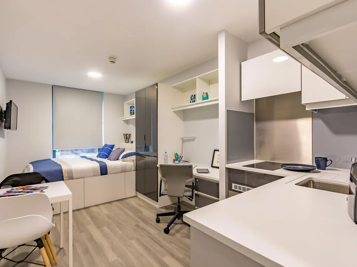 Studio Unit 5