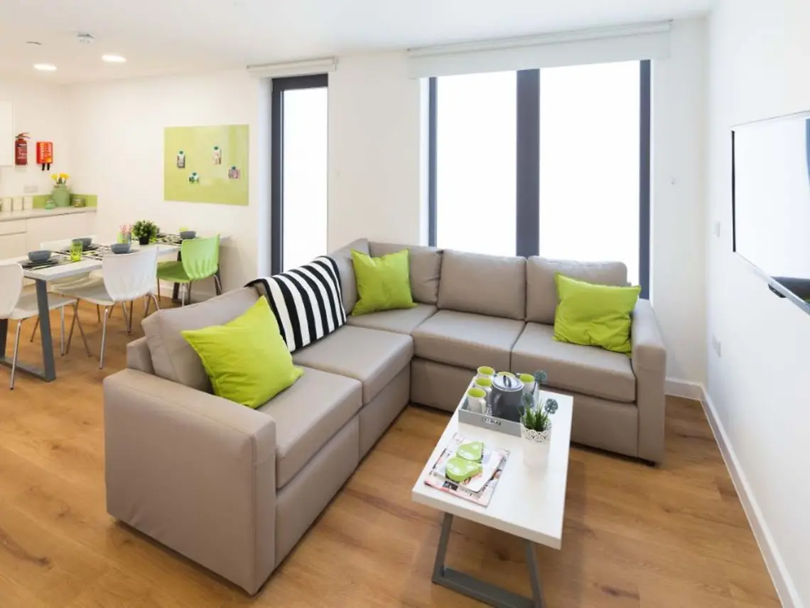 5 Bed Ensuite Upper Floors Unit 5