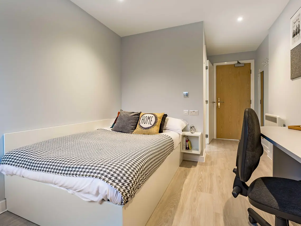 6 Bed Standard Ensuite Unit 6