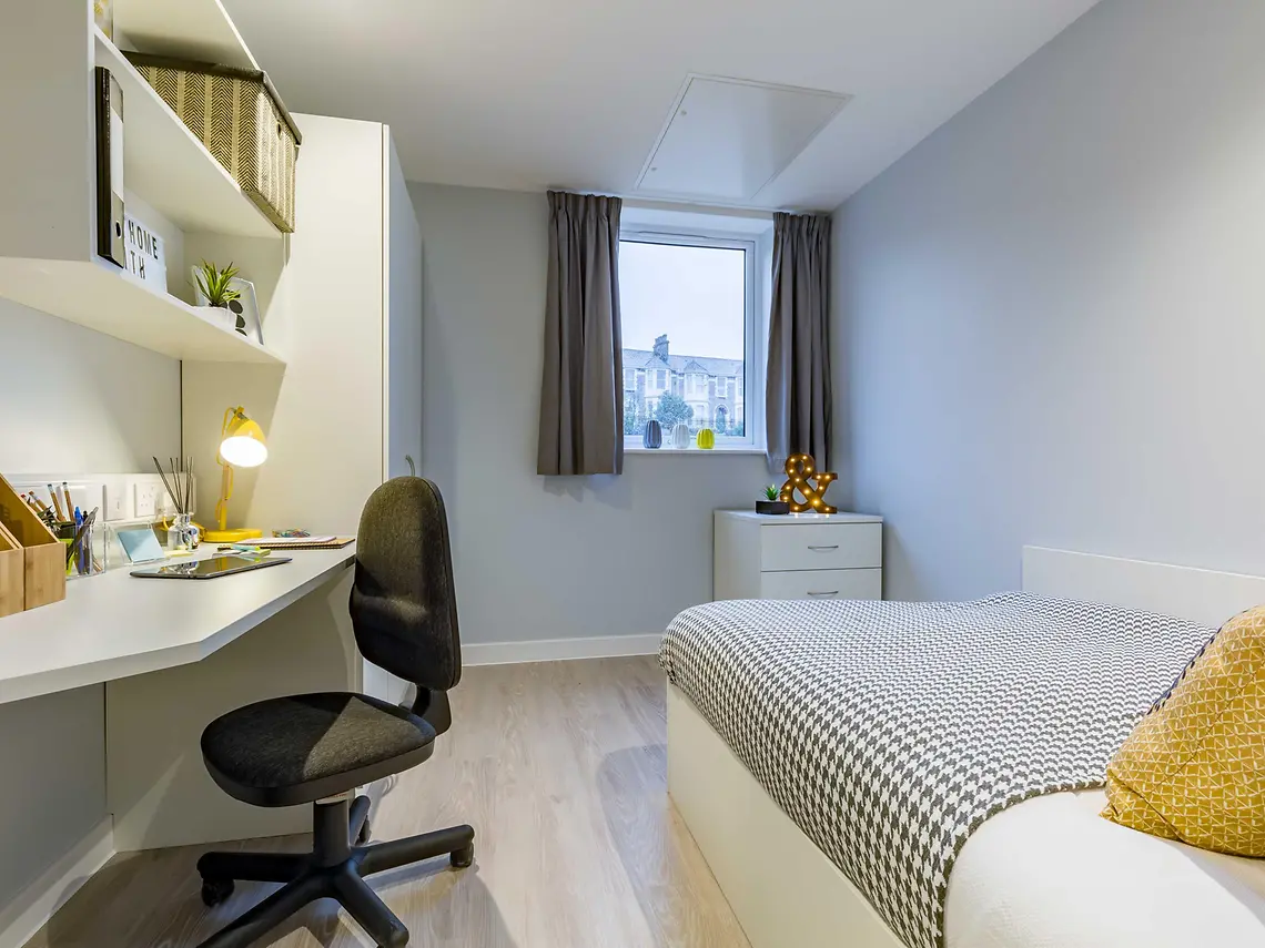 7 Bed Club Ensuite Unit 7