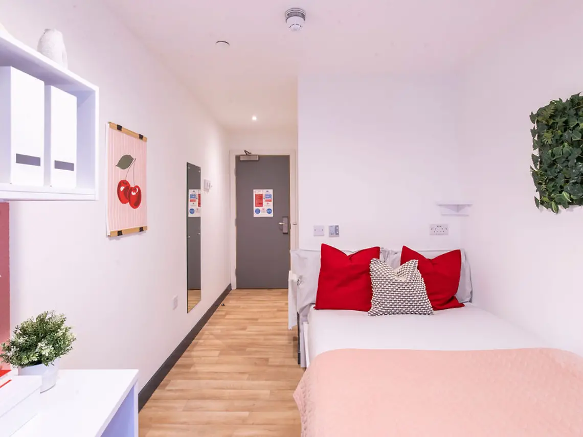 9 Bed Ensuite Unit 9