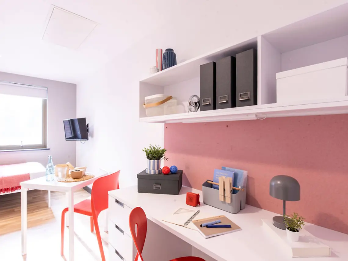 Premium Studio Unit 5