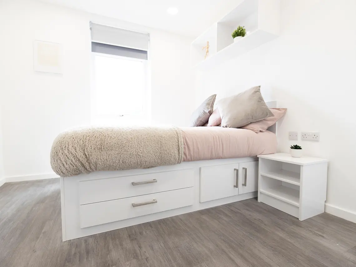 8 Bed Classic Ensuite Unit 8