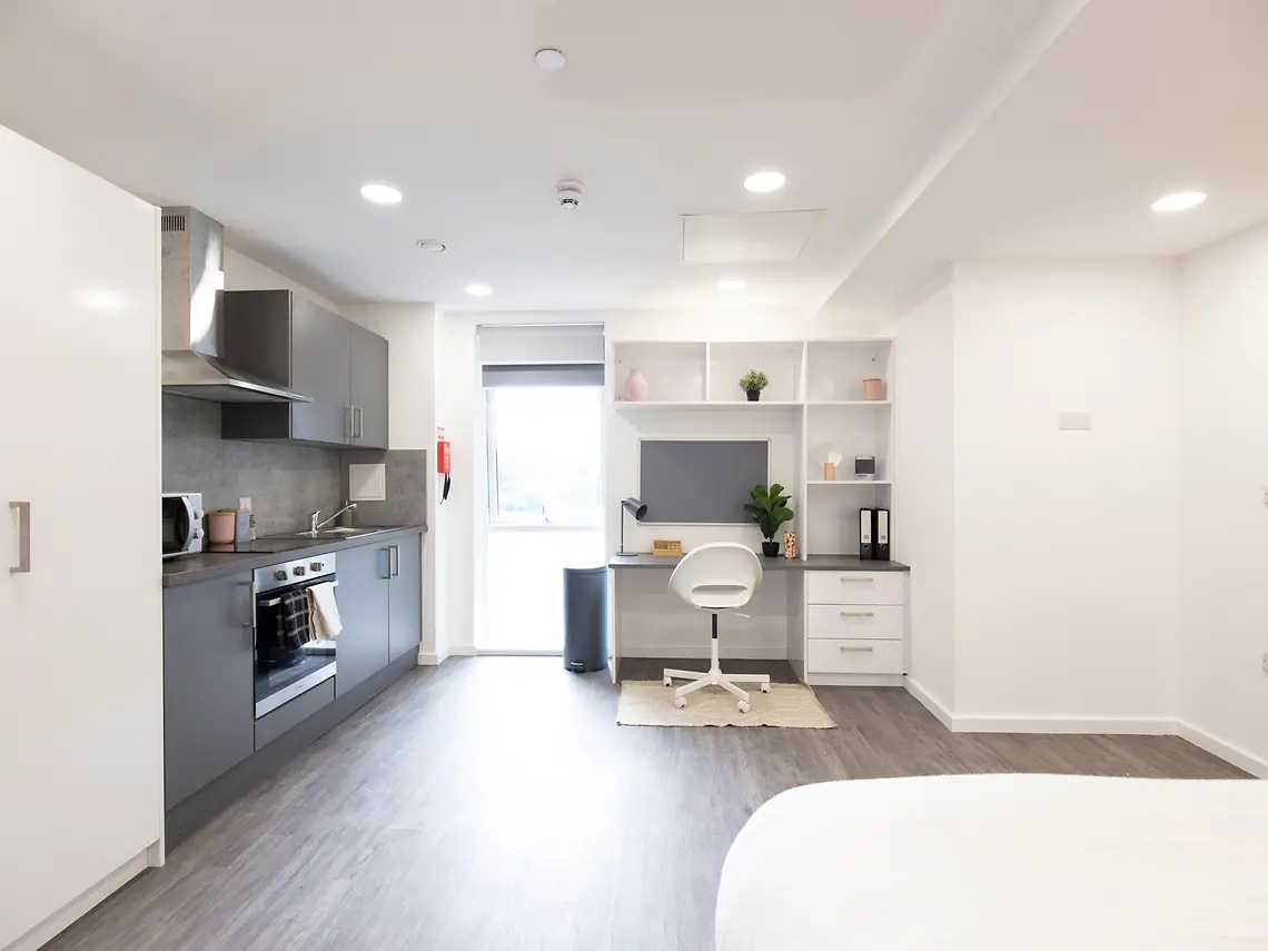 Premium Studio Plus Unit 5