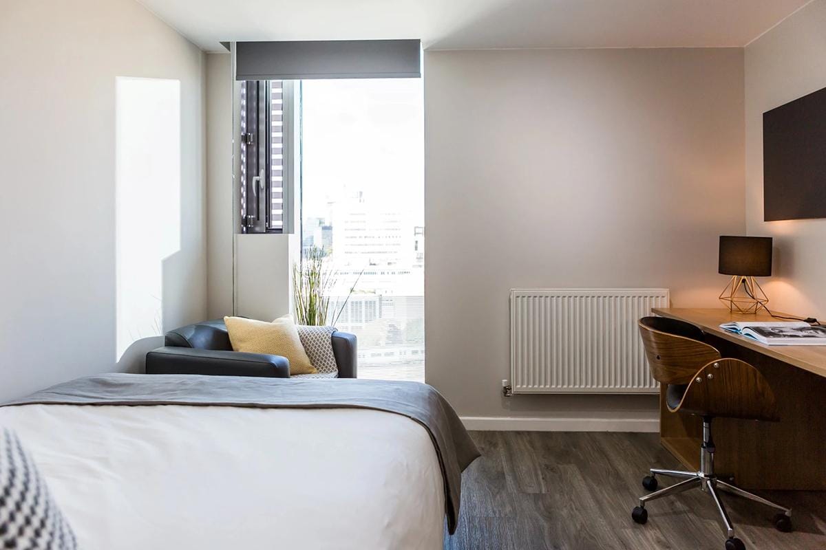 Bronze Ensuite Mid Level A202