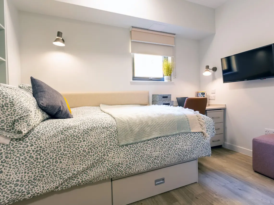 Ultra Studio Unit 5