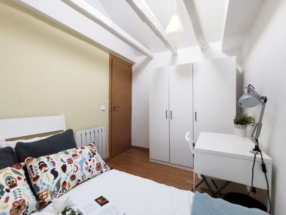 Practical room in Santa Catalina, Madrid
