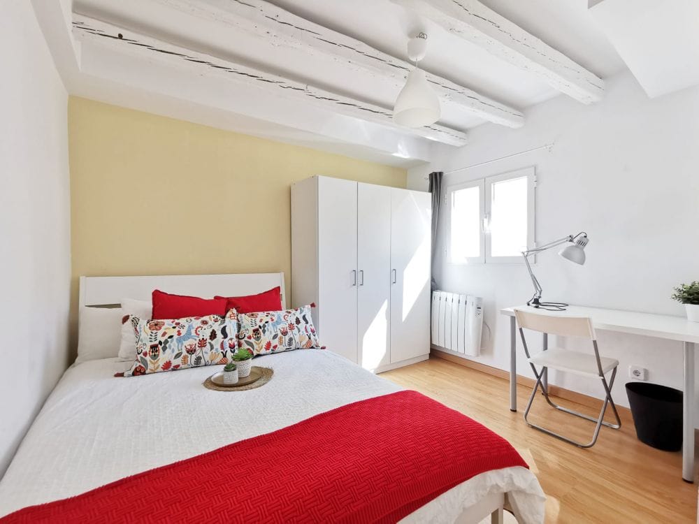 Charming room in Madrid, Santa Catalina Street