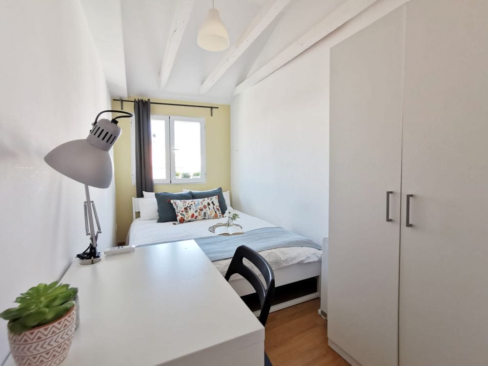 Peaceful room in Madrid