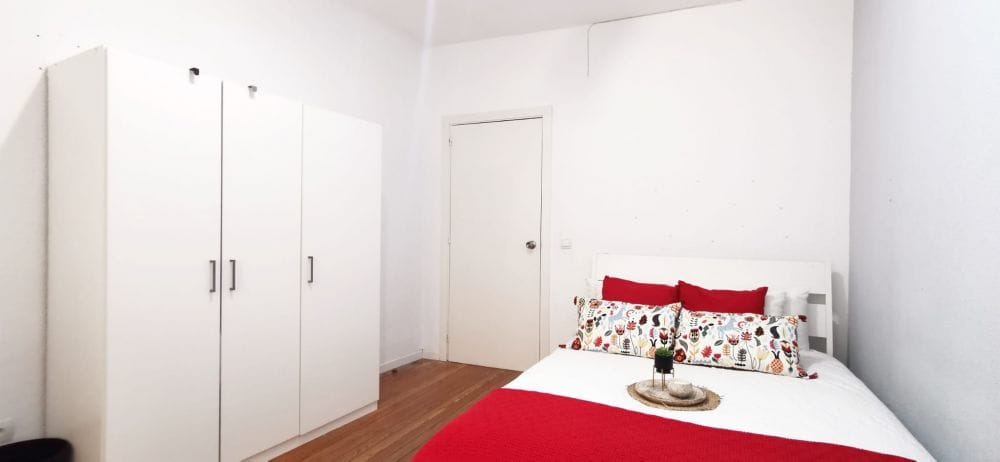 Big room in Santa Catalina Street