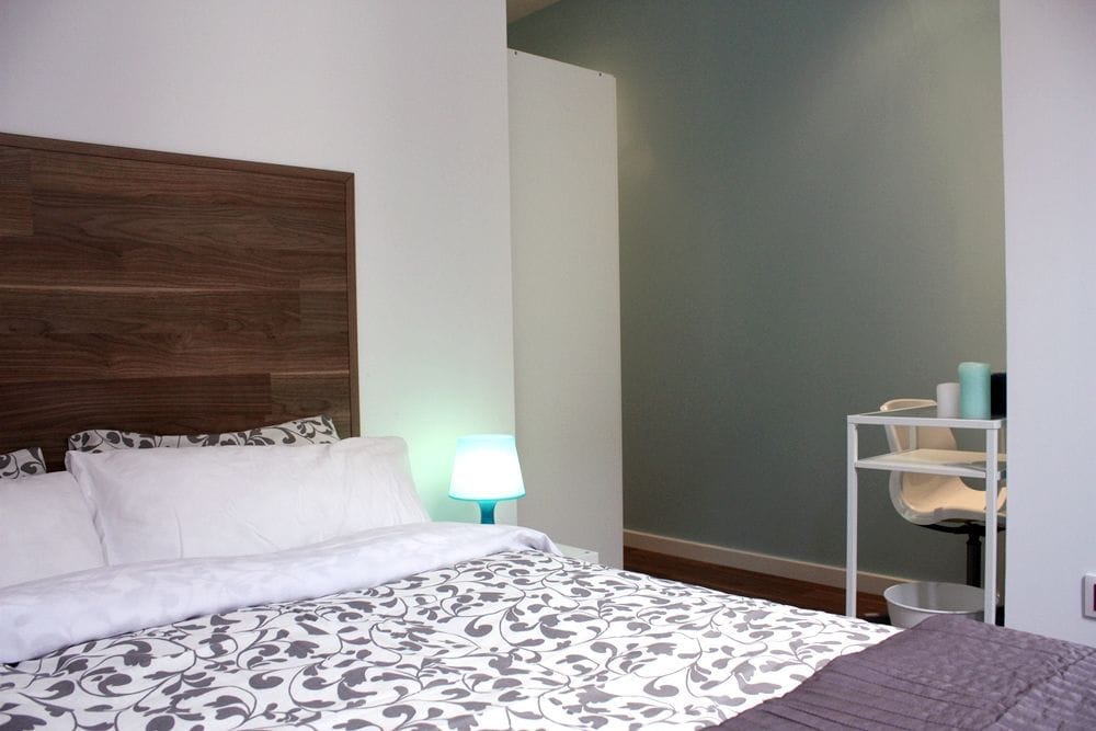 Room with exterior views in Lavapiés