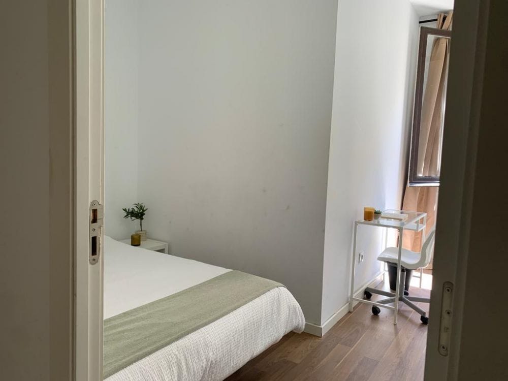 Bright room in the centre of Madrid