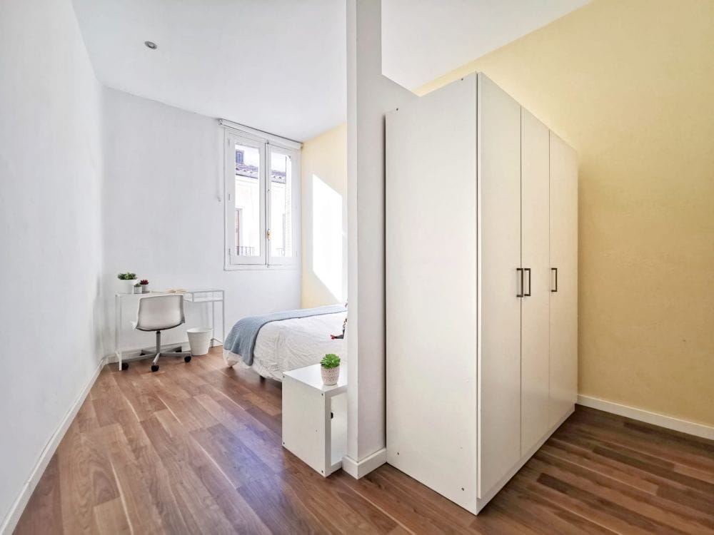 Beautiful exterior room in Valencia Street