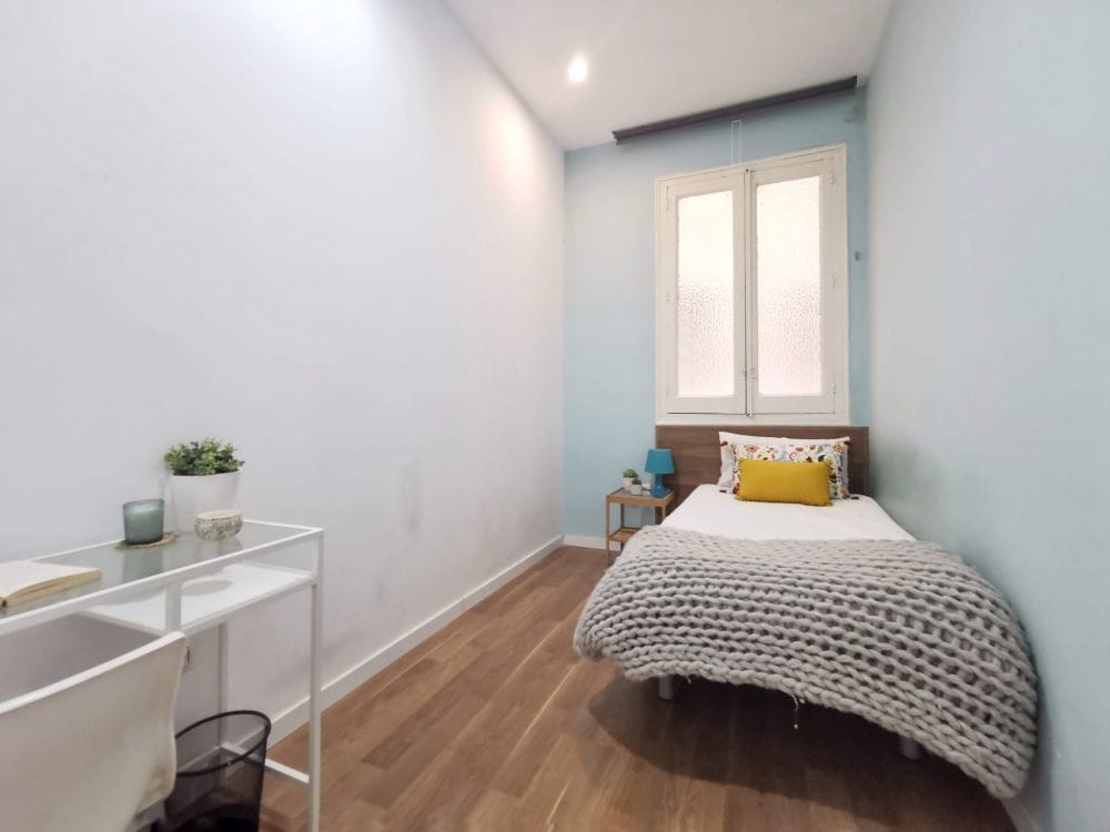 Beautiful and cozy room in Madrid