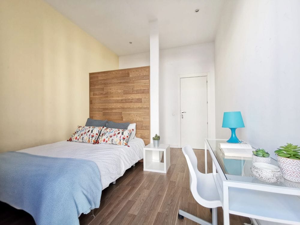 Single room in Valencia Street
