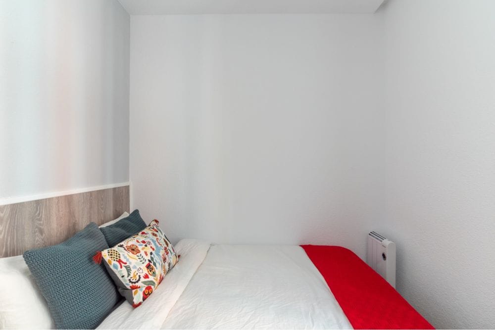Ideal room in Carranza Street