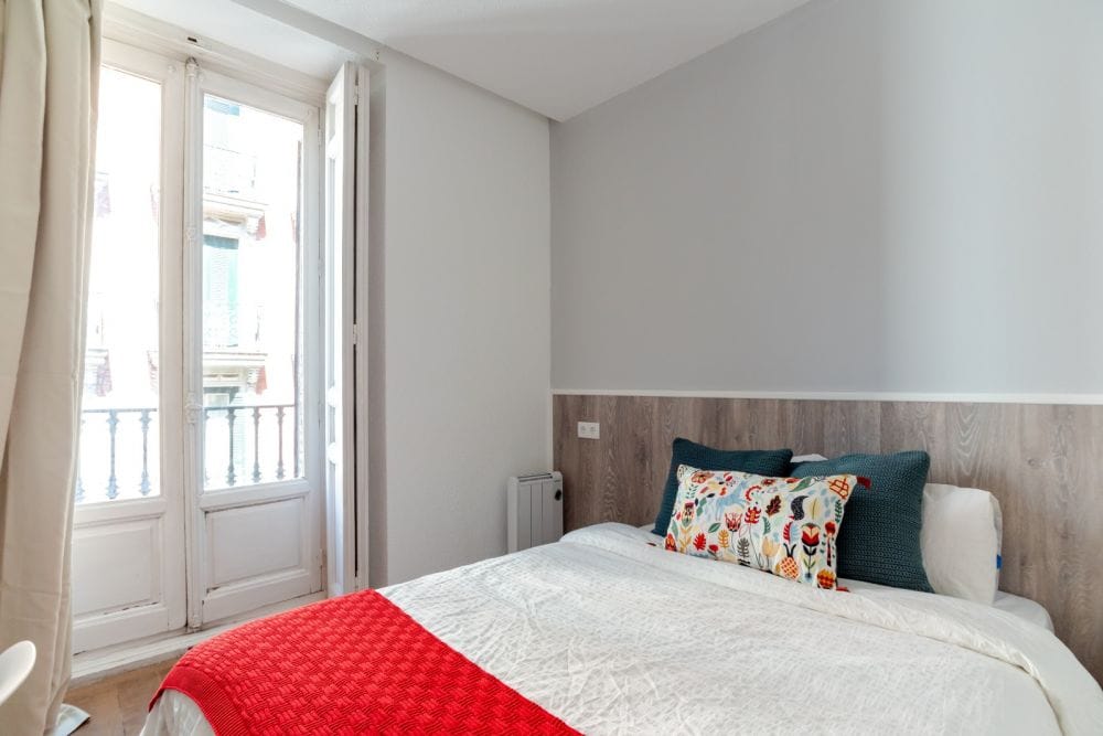 Modern room in Chamberí