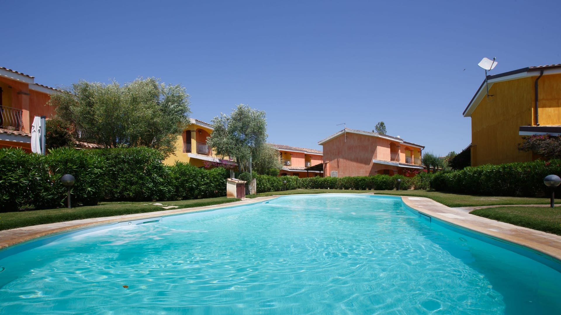 Villa Mama, private compound swimming pool