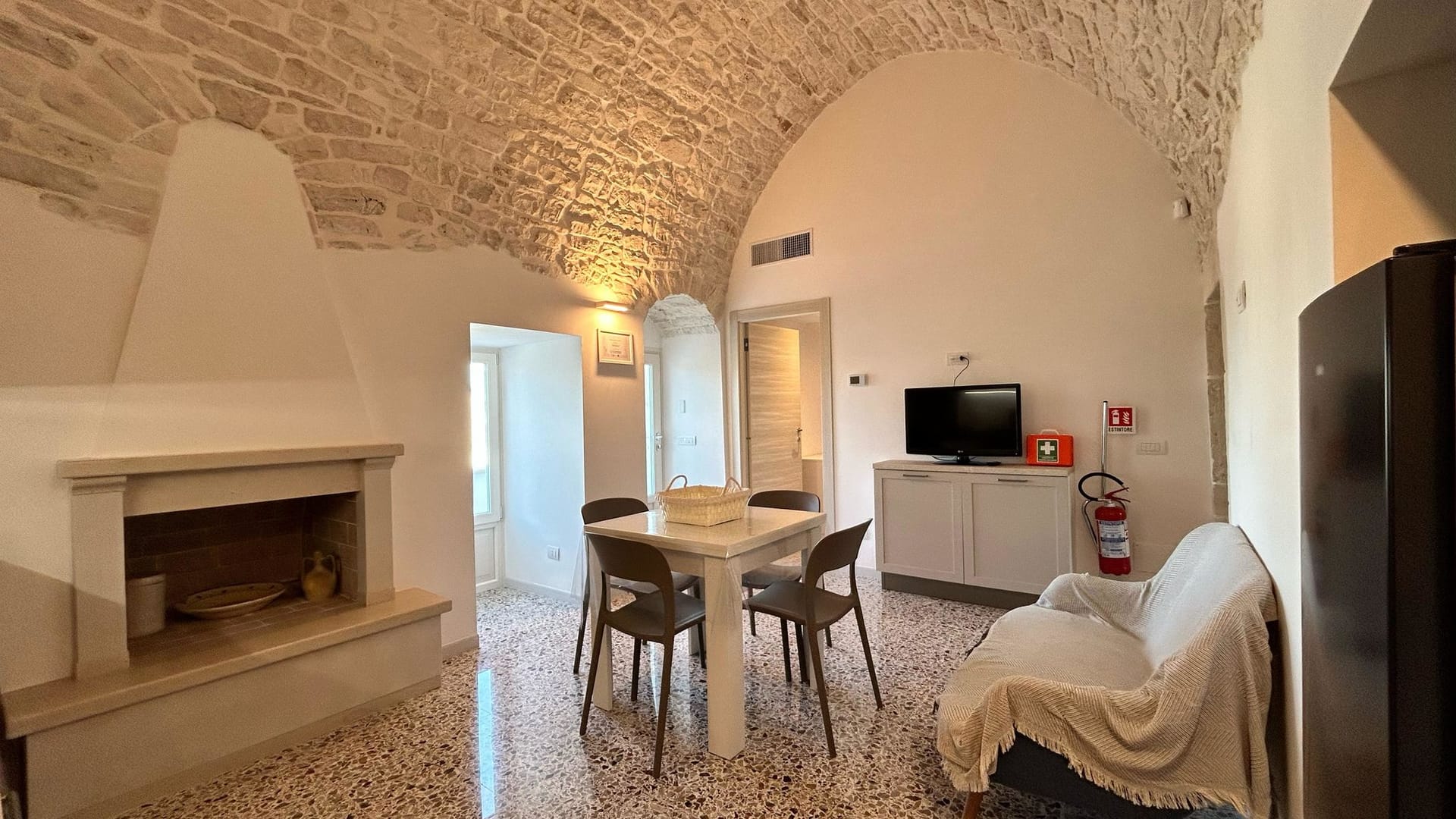 Dimora Campanile Galleppa by Monholiday