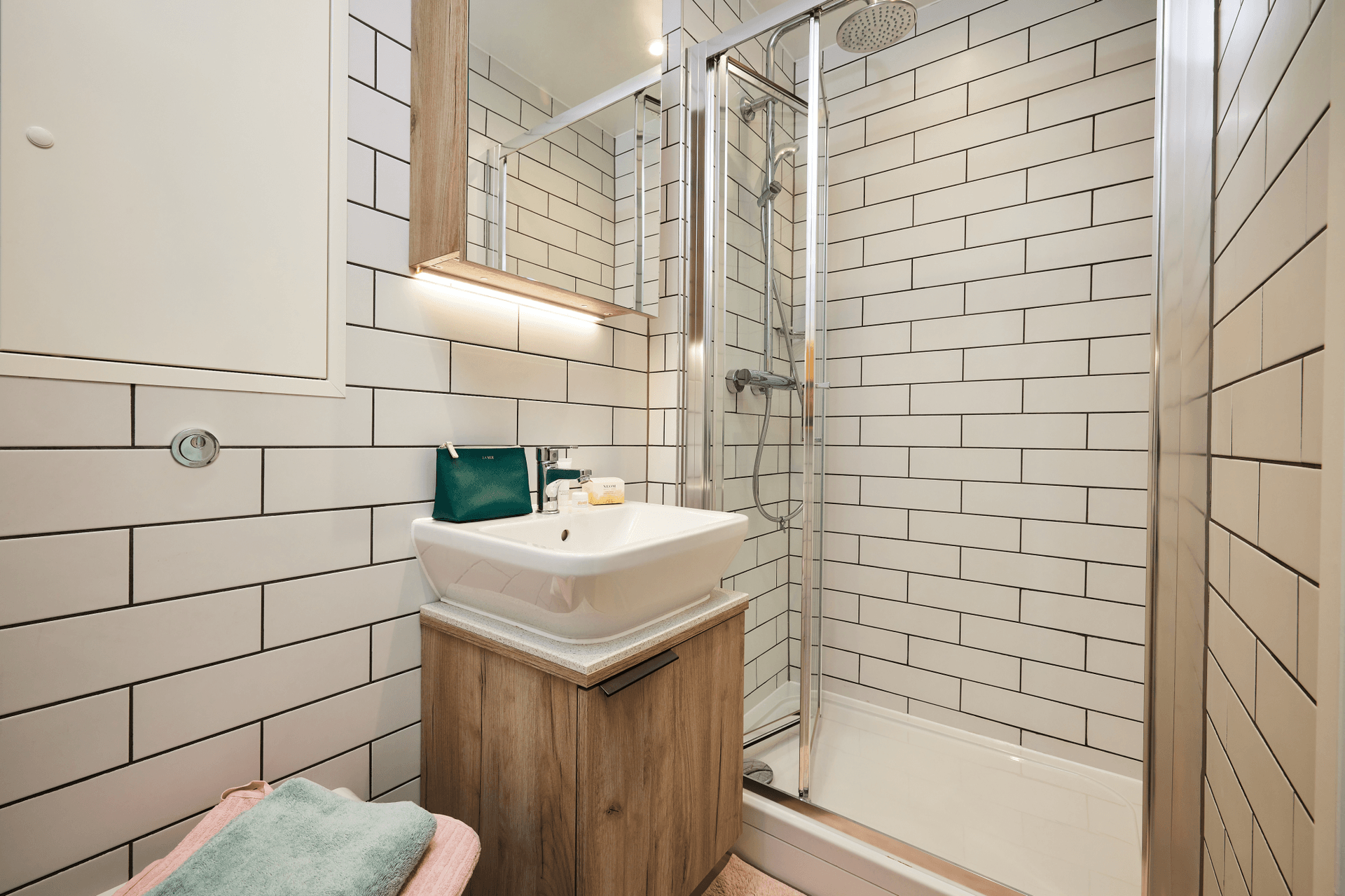 LW-B810 — Accessible Room (2026 / 27)