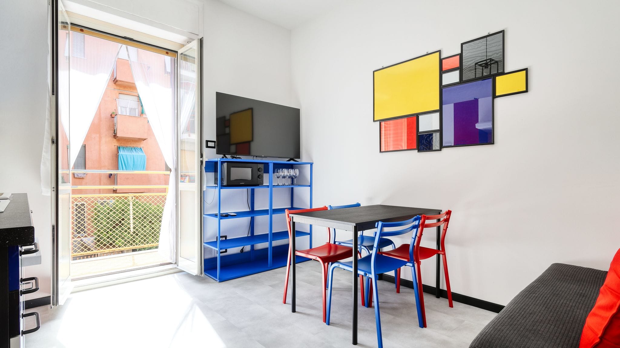Casa Mondrian; AC and fast Wi-Fi