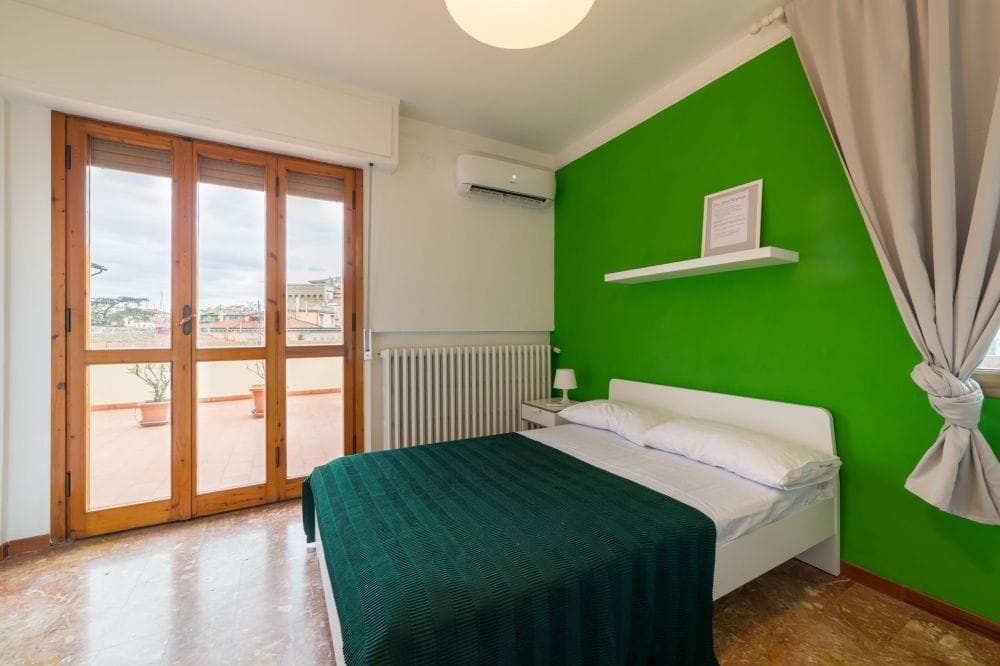 Bright room in Piazza Augusto Conti