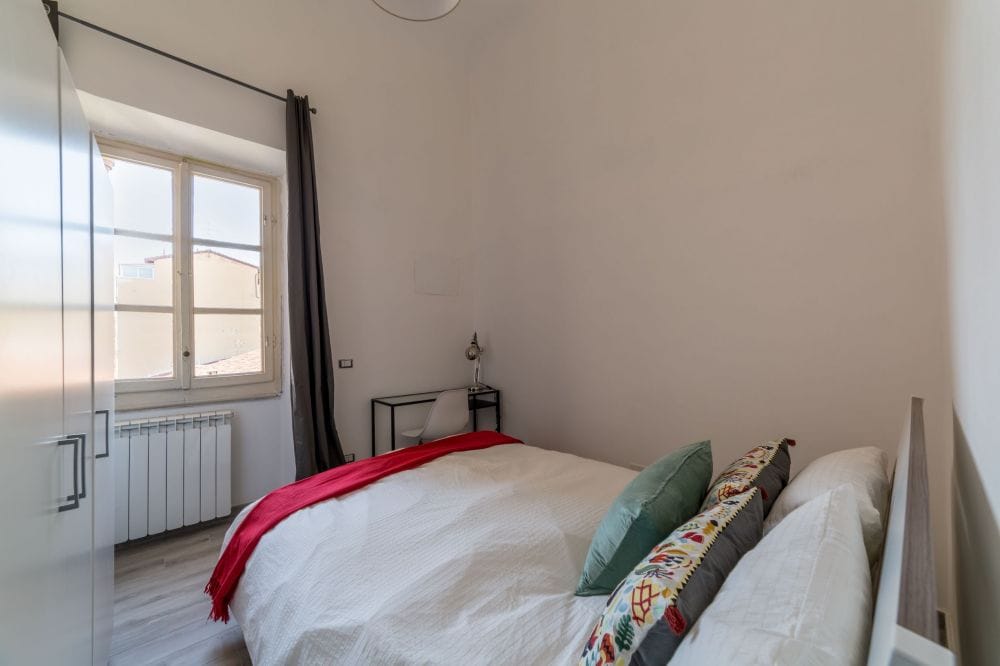 Bright double room in Via Giotto