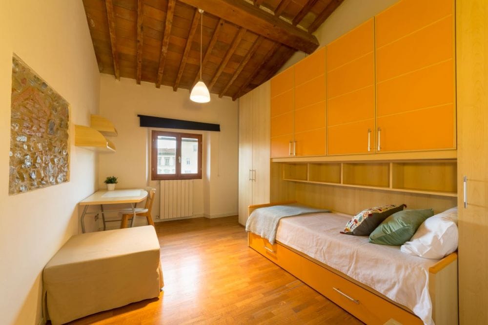 Cozy room in Via Ponte Alle Mosse