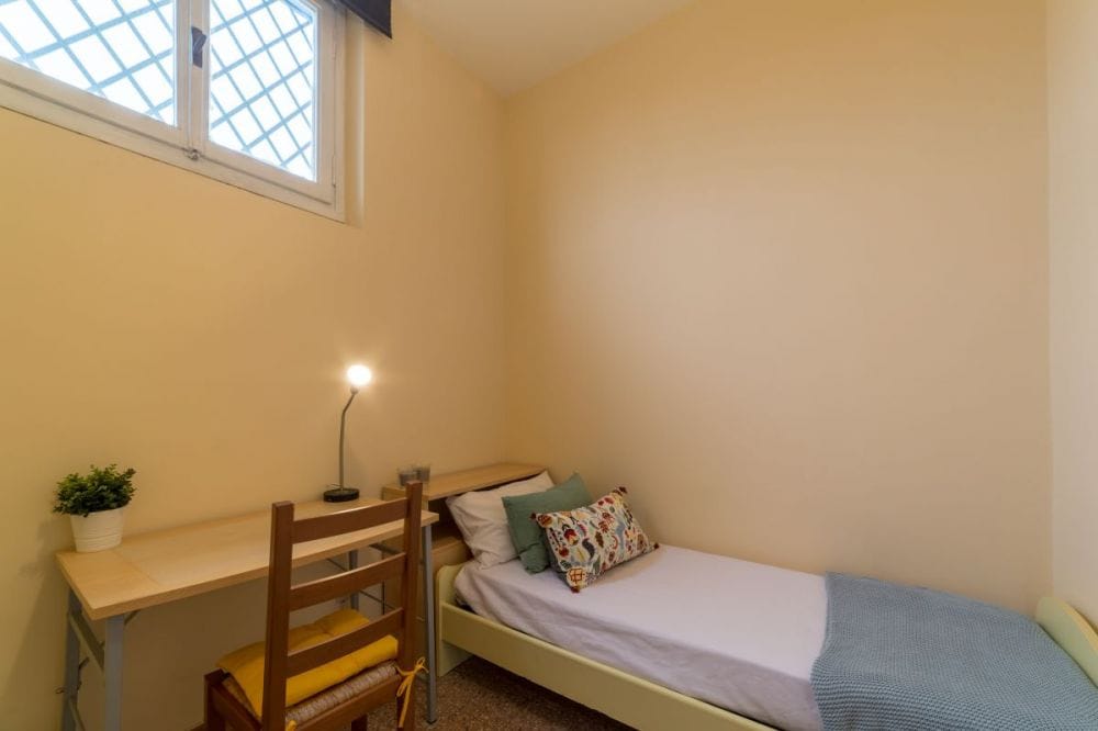 Cozy single room in Via Benedetto Marcello