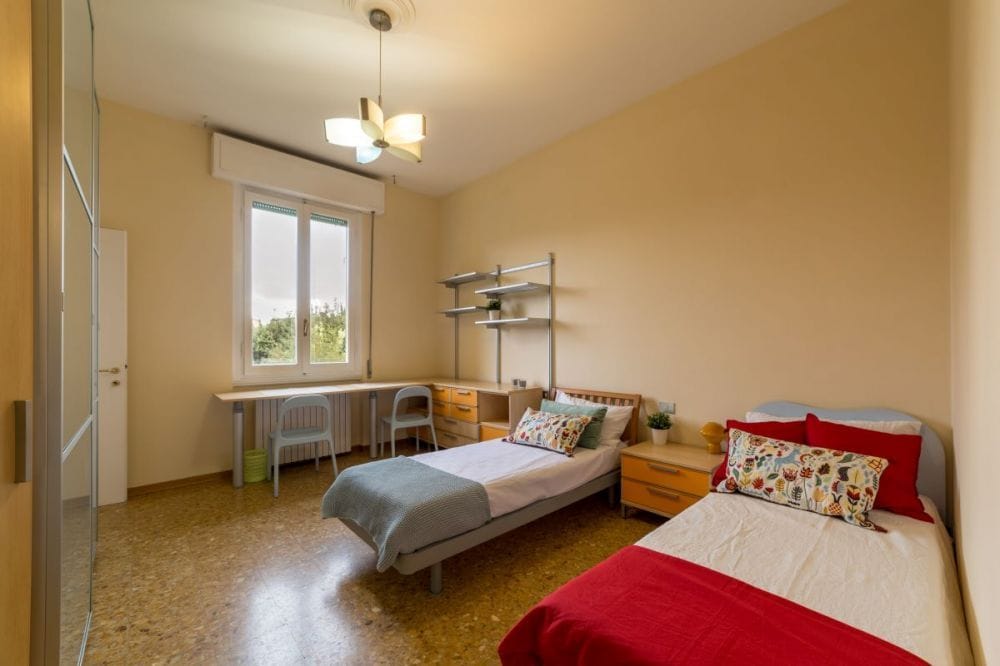 Cozy shared room in Via Benedetto Marcello