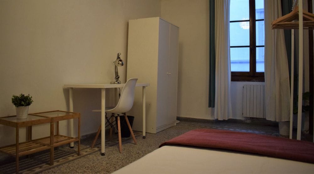 Bright and cozy private room in the city centre of Florence
