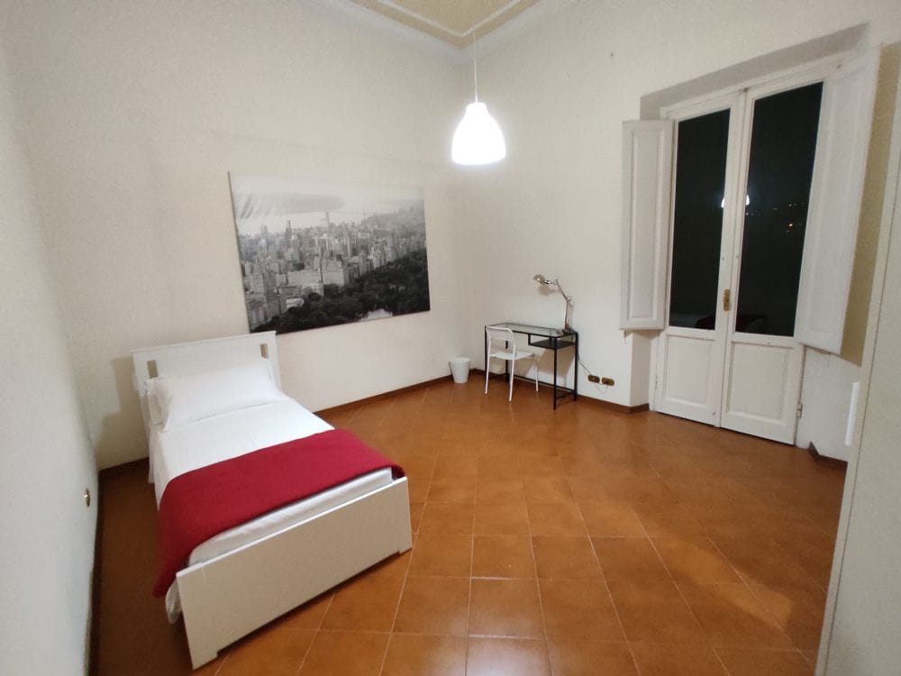 Private room in Viale Dei Mille 32