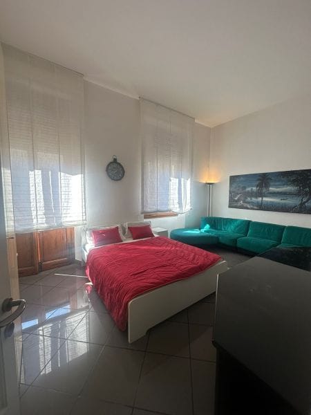 Spacious private room in Via Giordano Bruno