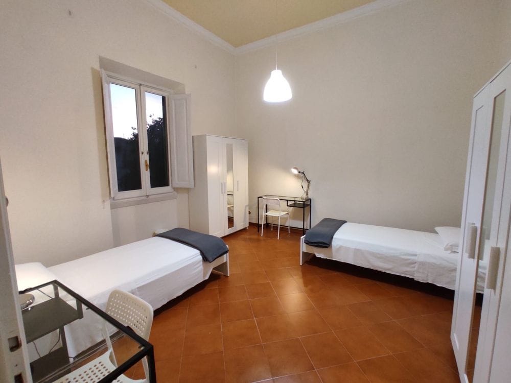 Shared room in Viale Dei Mille 32