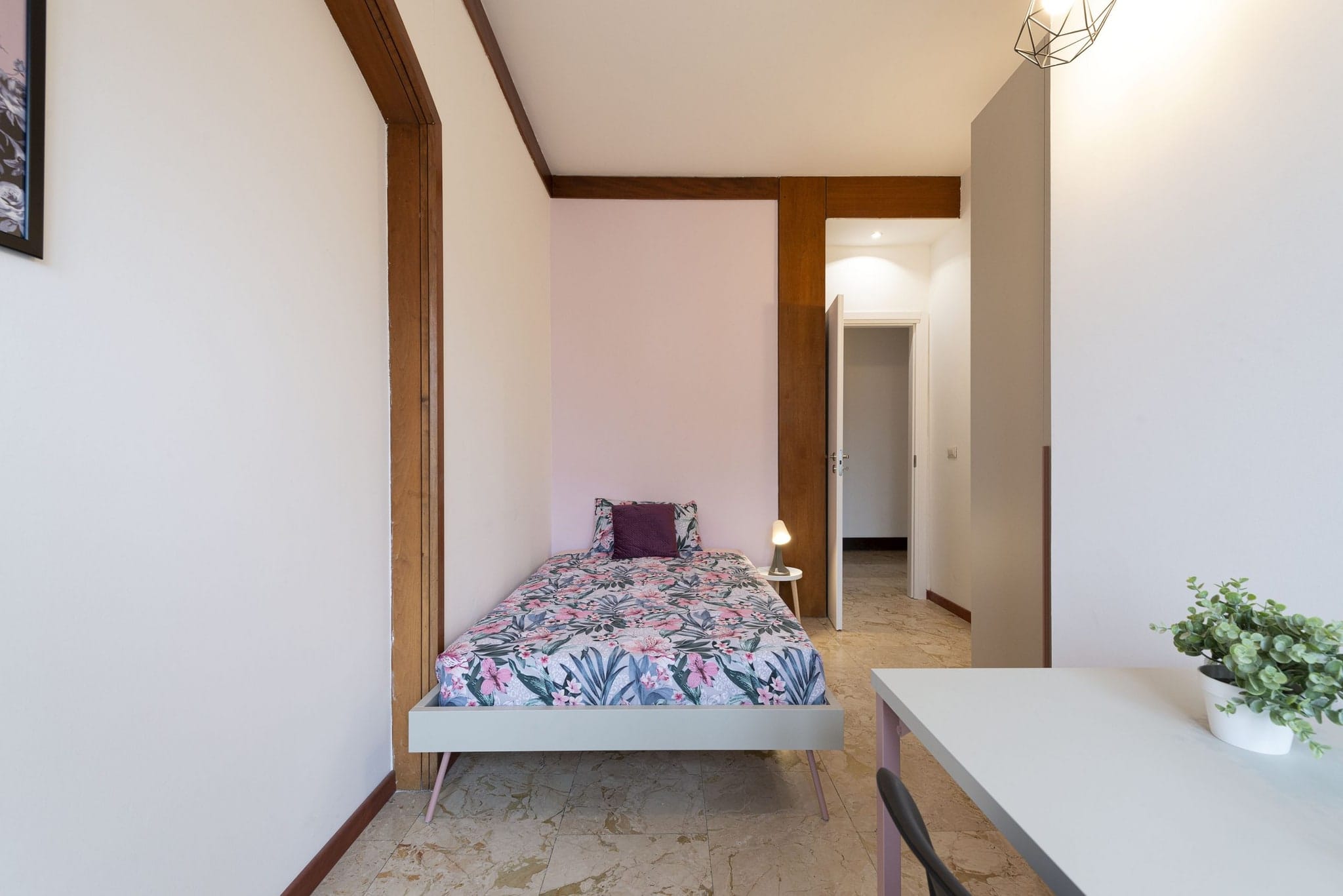 Viale Beatrice d'Este 30 – Room 2